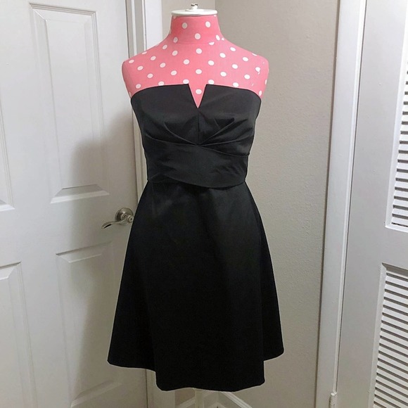 WHBM V-Cut Strapless Fit & Flare Cocktail Dress - Picture 2 of 8
